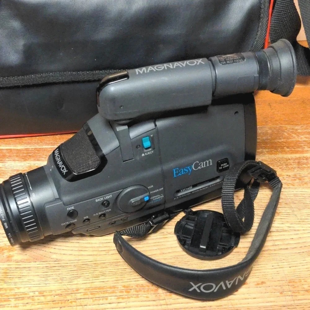 VTG 1993 Magnavox EasyCam CVN610 VHS-C Camcorder Video Camera Bag Manual Parts